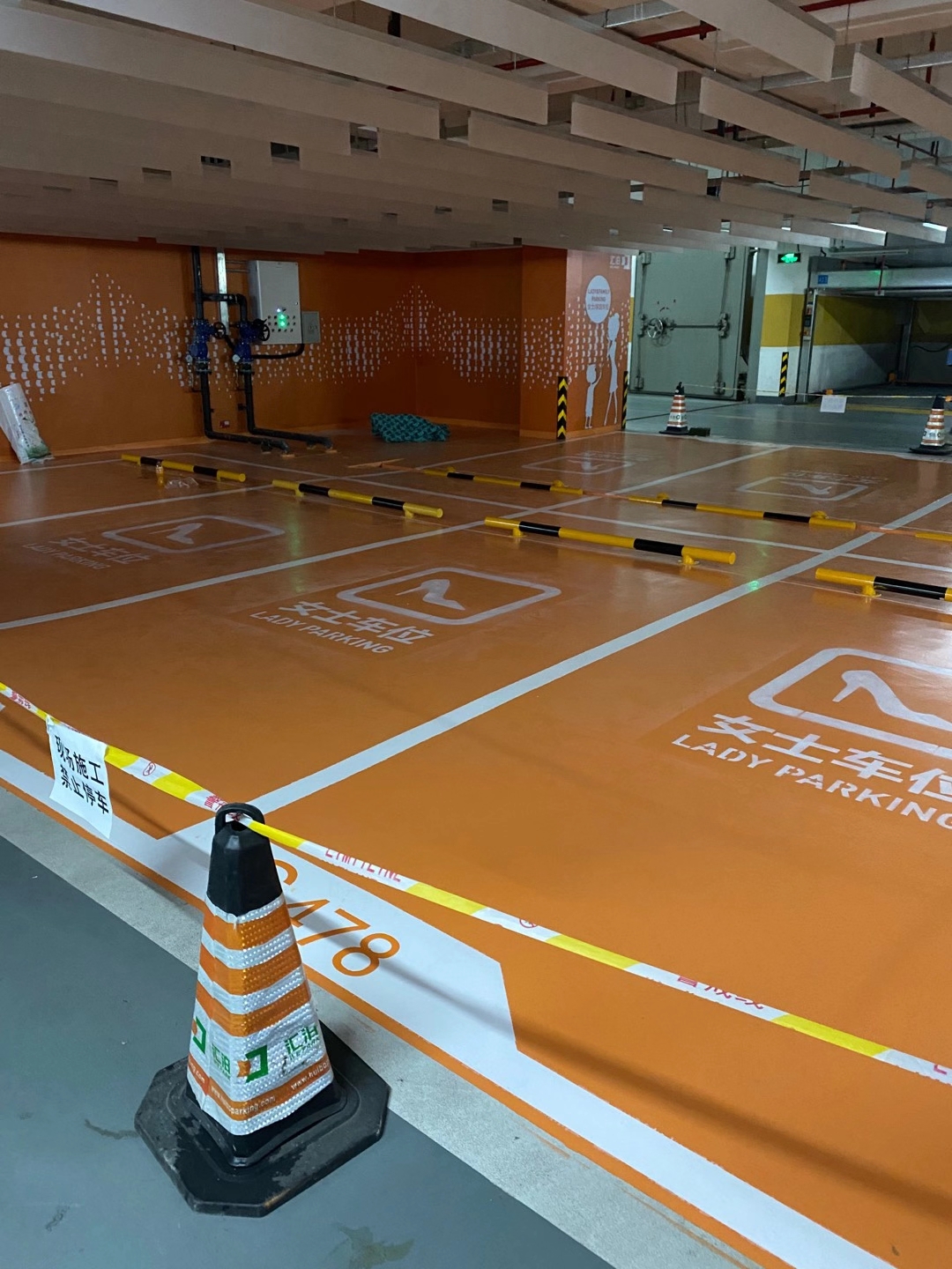 祝賀港聯(lián)建筑公司地坪工程成功驗(yàn)收_博歌建材上