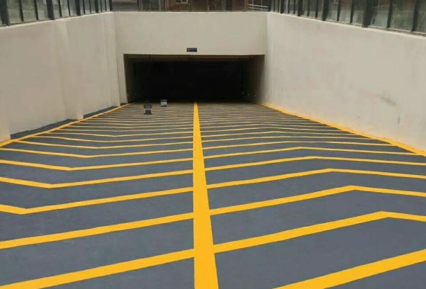 無振動止滑坡道施工完整流程