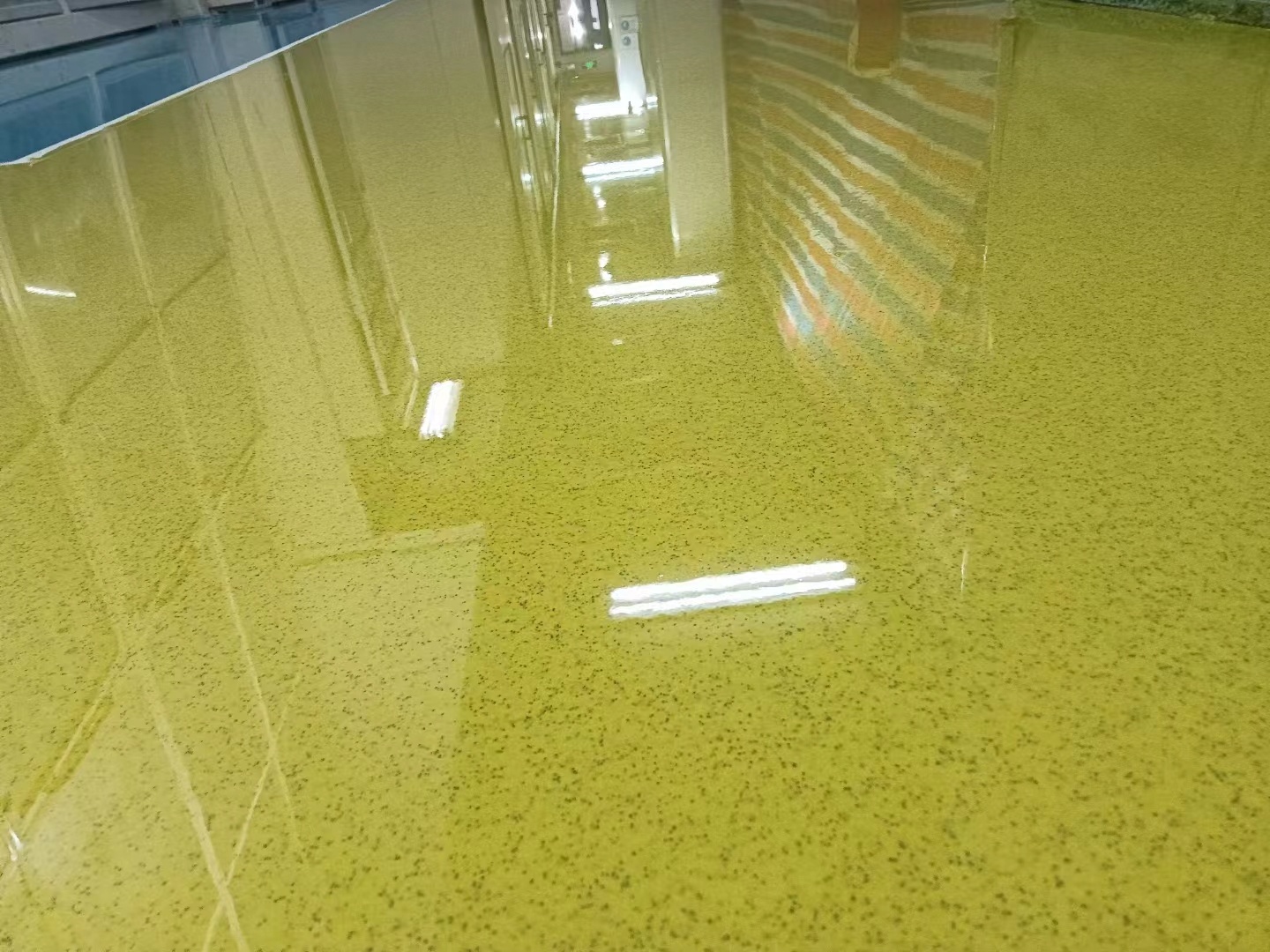 環(huán)氧地坪雨天施工提醒