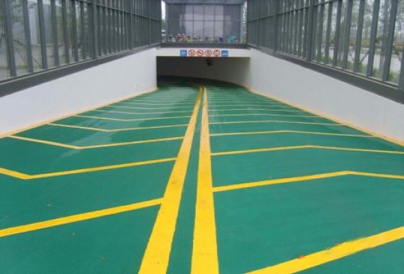 水性無震動止滑坡道