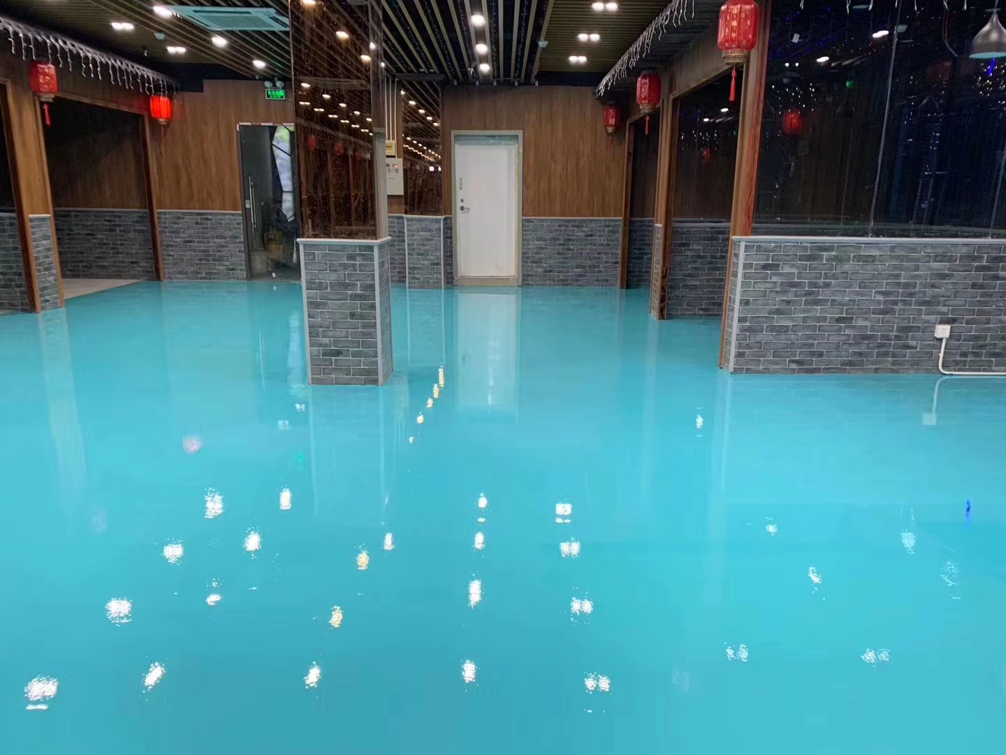 藝術(shù)地坪和環(huán)氧地坪有什么不同