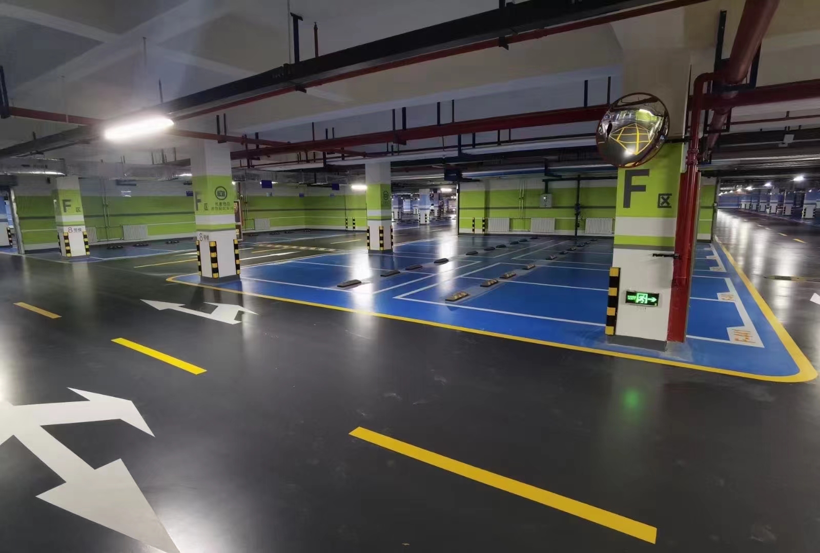 車庫的地面使用環(huán)氧地坪漆有什么好處